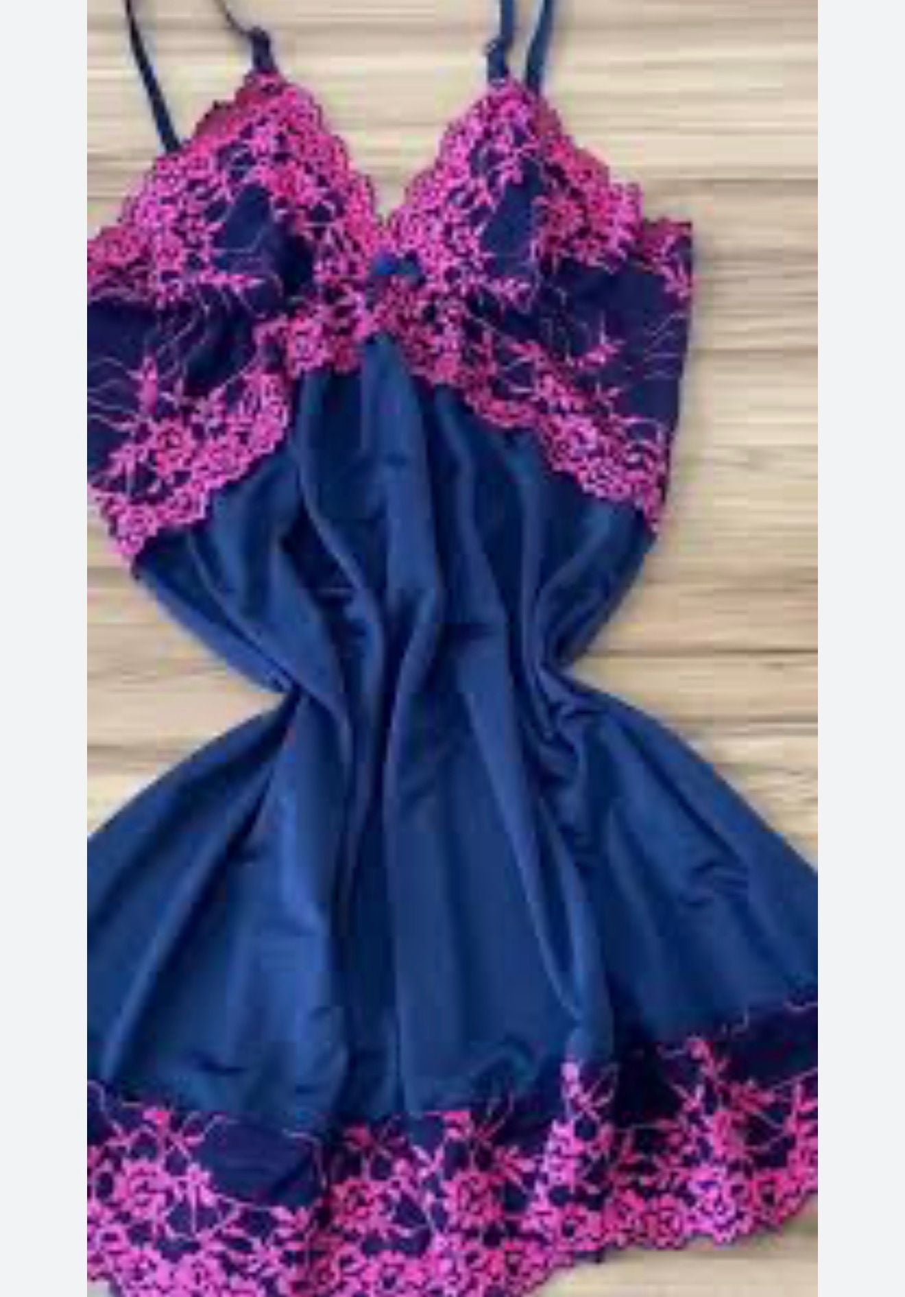 Camisola luxo sem bojo (NÃO ACOMPANHA ROBE)